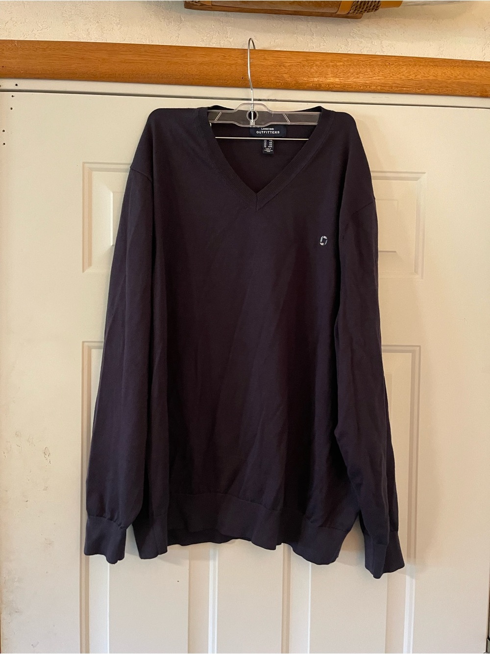 Lands' End Outfitters Mens Knit V-Neck Pullover Sweater Solid Navy Logo